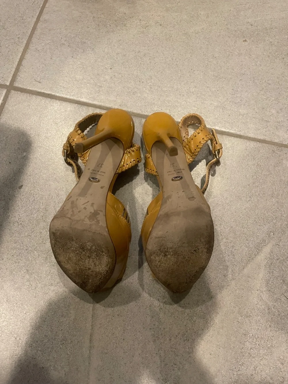 SERGIO ROSSI Tan Quarter Strap Platform Heels